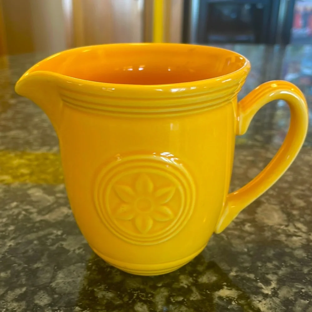 Oneida Petals Marigold Yellow Embossed Band‎ Flower Stoneware Creamer